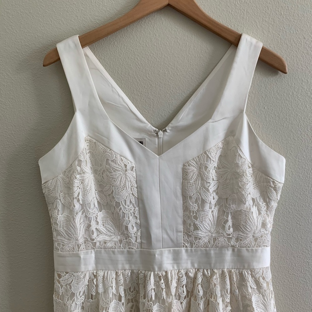 Anne Klein Cream Lace Dress, Size 14, EUC